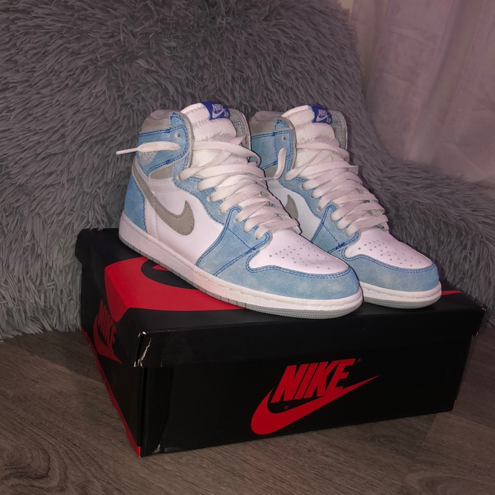 jordan 1 hyper royal